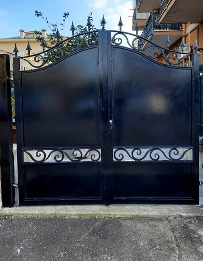 Cancello in ferro - Realizzato da TFSystem di Fabio Tidei, fabbro in Cerveteri, Ladispoli, Roma e provincia